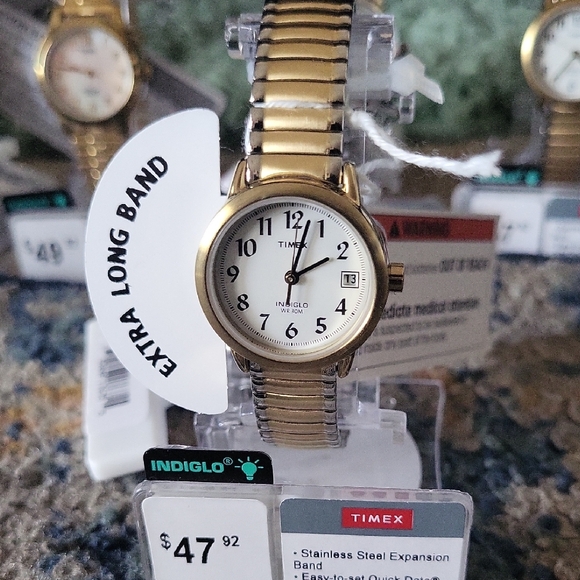 Timex Gold Stainless Steel Watch with Indiglo - Picture 1 of 1